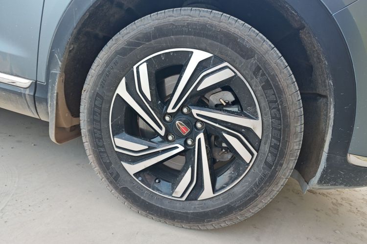 红旗HS5 2022款 改款 2.0T 智联旗享版车身外观10