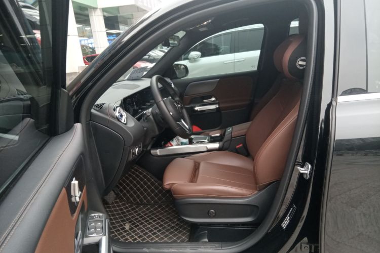 奔驰GLB 2023款 GLB 220 动感型局部细节19