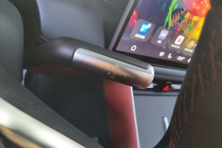 鸿蒙智行 问界M5 2025款 纯电  Ultra 后驱版中控内饰18