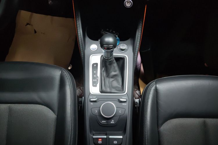 奥迪Q2L 2020款 35 TFSI 时尚动感型中控内饰18