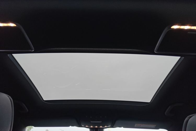 奔驰GLC 2022款 改款 GLC 260 L 4MATIC 豪华型中控内饰22