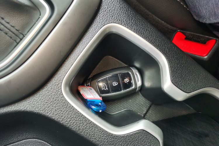 北京现代ix35 2019款 2.0L 自动两驱智勇·畅享版 国VI中控内饰11