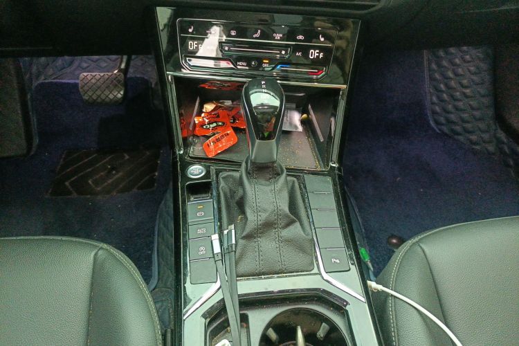 大众 帕萨特 2023款 330TSI 星空精英版中控内饰18