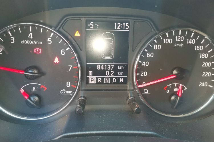 日产 奇骏 2012款 2.5L CVT豪华版 4WD中控内饰15