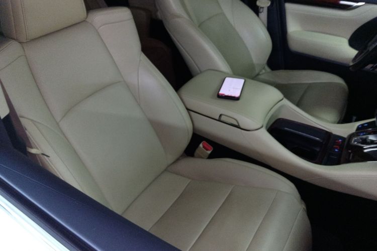 丰田 埃尔法 2018款 3.5L 豪华版局部细节41