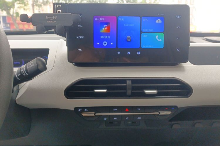 吉利银河 2024款 200km 熊猫骑士中控内饰16