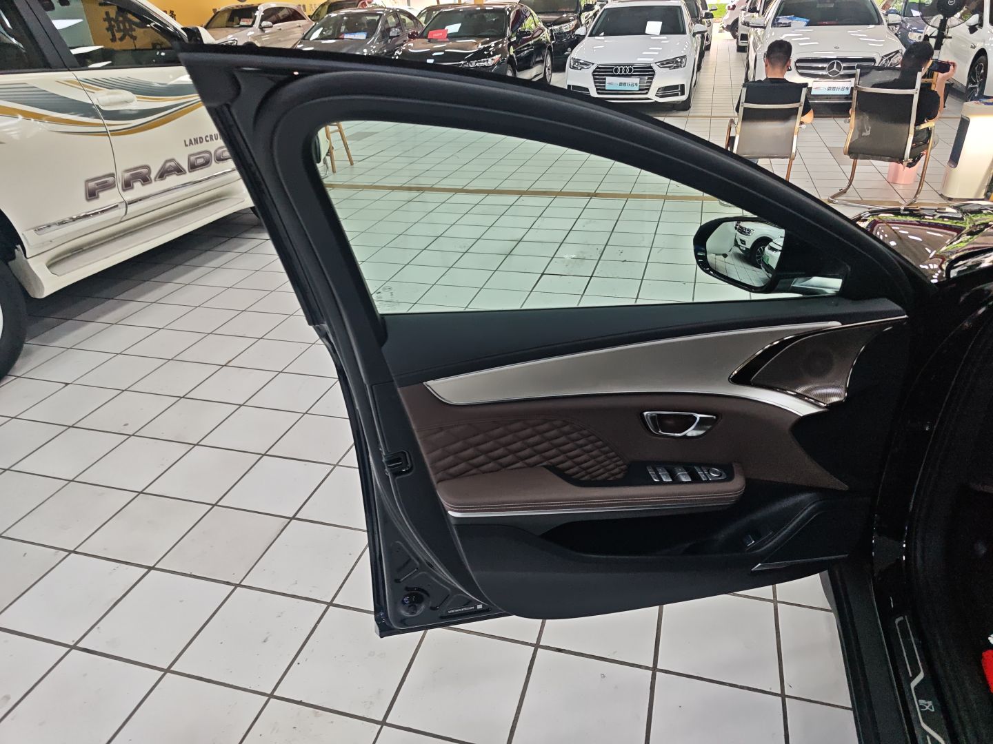 比亚迪 汉 2024款 DM-i 荣耀版 121KM 精英型