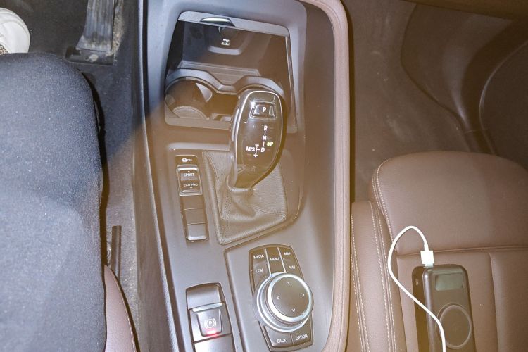 宝马X1 2020款 sDrive25Li 领先型中控内饰18