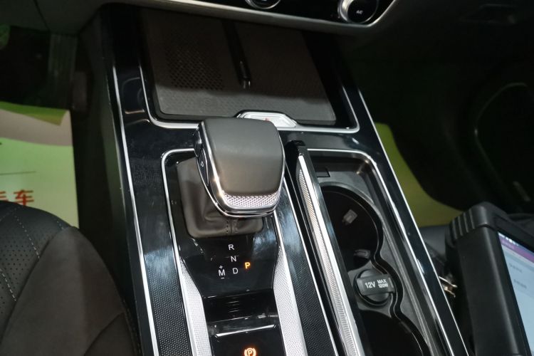 红旗HS5 2023款 2.0T 四驱旗享Pro版中控内饰18