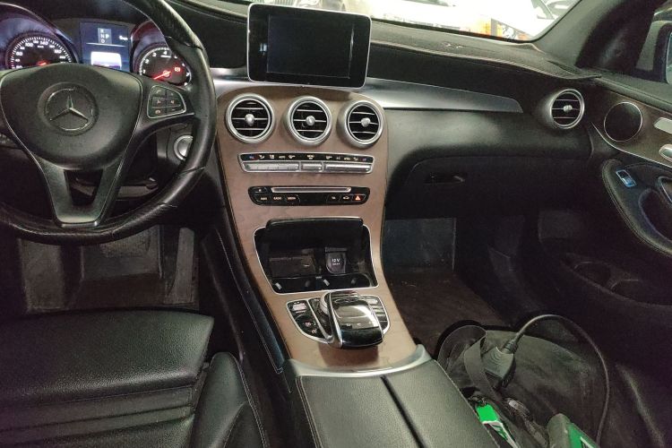 奔驰GLC 2019款 GLC 300 L 4MATIC 动感型中控内饰16