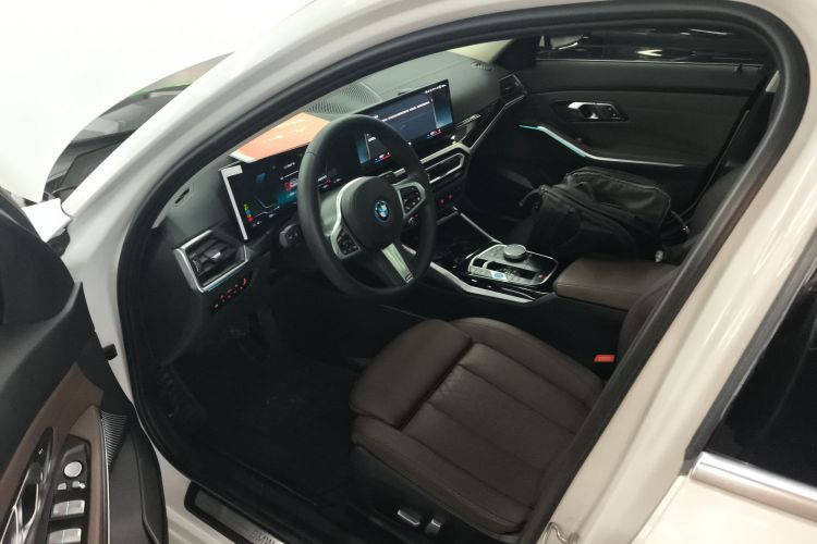 宝马i3 2022款 eDrive 35 L中控内饰7003