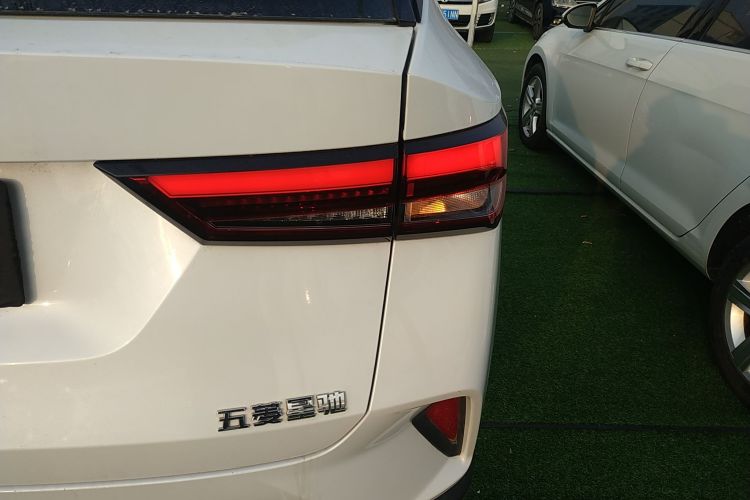 五菱汽车 五菱星驰 2022款 1.5L CVT畅玩型车身外观9