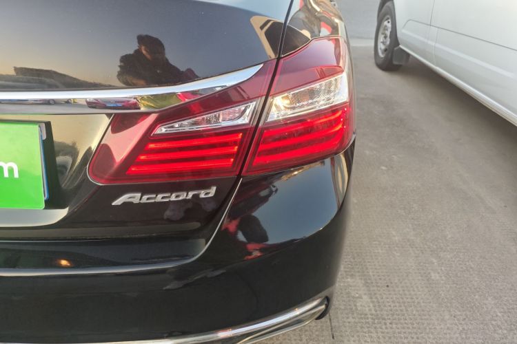 本田 雅阁 2016款 2.0L 精英版车身外观9