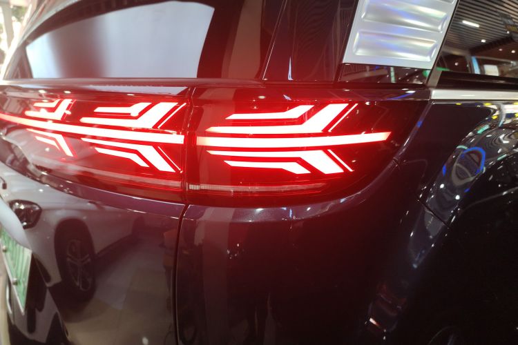 腾势D9 2022款 DM-i 970 四驱旗舰型车身外观6006