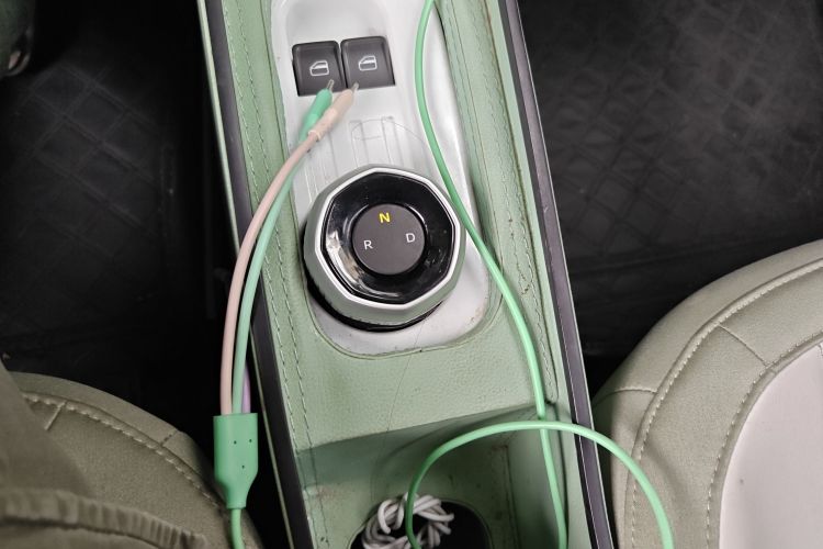 吉利银河 2025款 210km 熊猫骑士中控内饰18