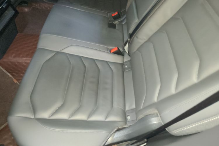 大众 途锐  3.0TSI 锐享版 曜黑运动套装中控内饰7004