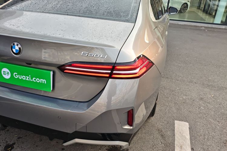 宝马5系 2024款 530Li 领先型 M运动套装车身外观6001