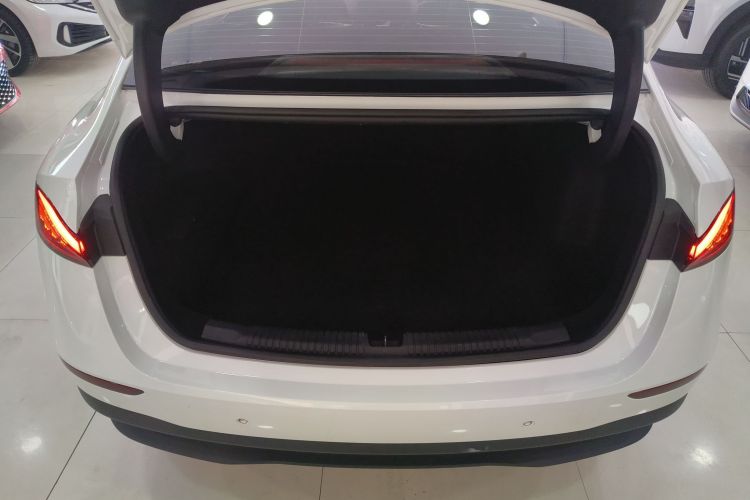 荣威D7 2023款 DMH 125km 超越版中控内饰23