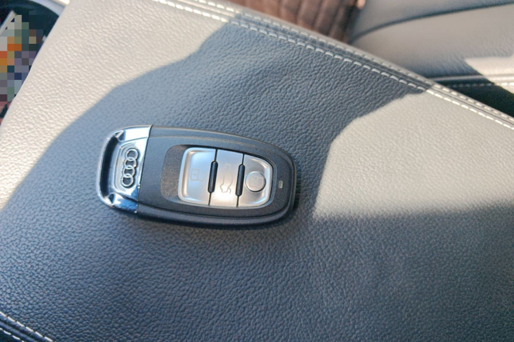 奥迪A6L 2018款 35 TFSI 典藏版中控内饰7001