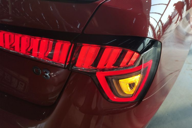 领克03 2020款 2.0TD 自动劲版车身外观9