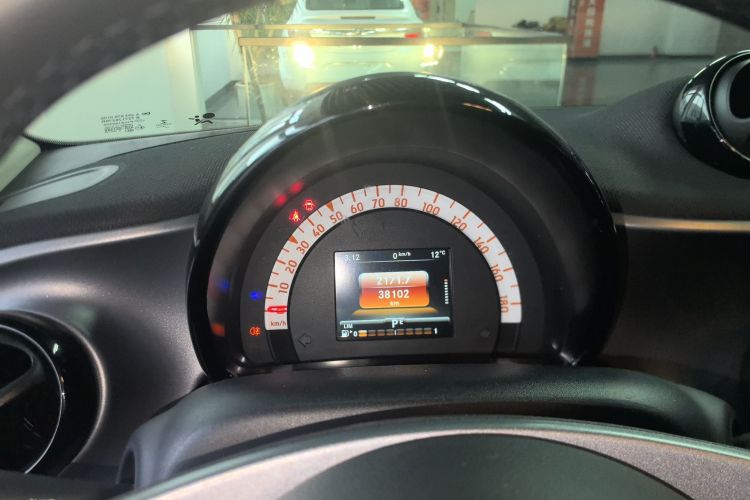 smart forfour 2018款 1.0L 52千瓦激情版局部细节14