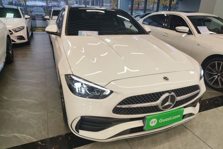 奔驰C级 2023款 改款 C 260 L 运动版车身外观3