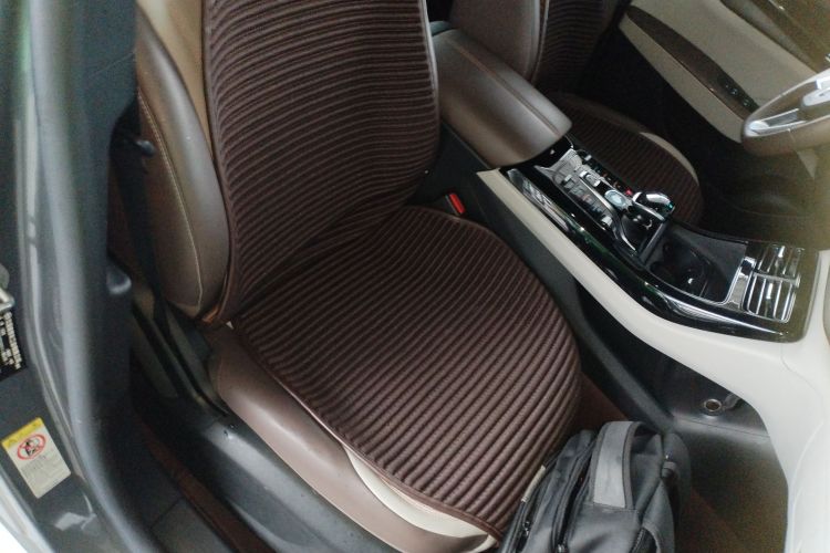 比亚迪 秦PLUS 2024款 荣耀版 DM-i 55KM领先型局部细节41