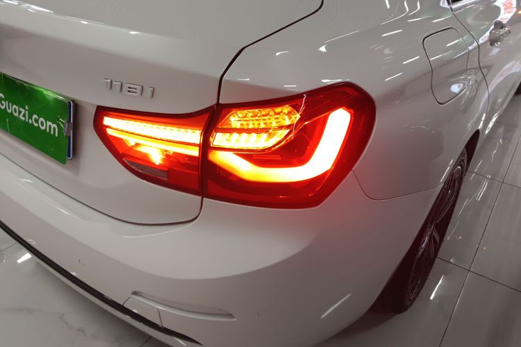 宝马1系 2018款 118i 运动型车身外观9