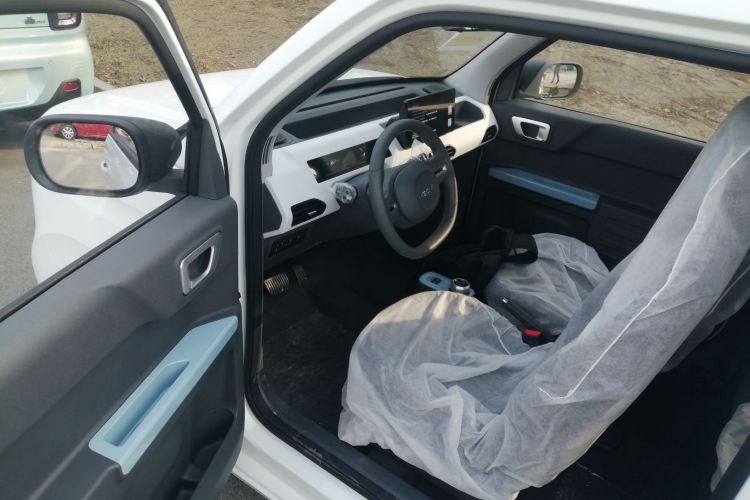 吉利银河 2024款 熊猫mini 200km 耐力熊中控内饰7003