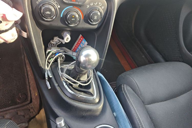 菲亚特 菲翔 2014款 1.4T 手动劲享版中控内饰18