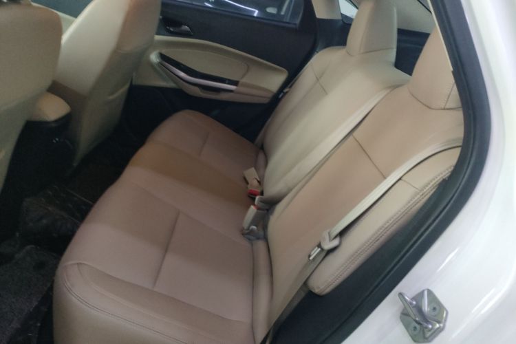 福特 福睿斯 2017款 改款 1.5L 自动舒适型中控内饰21