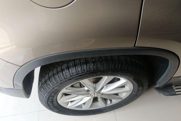 大众 途观 2015款 1.8TSI 自动两驱舒适版车身外观6003