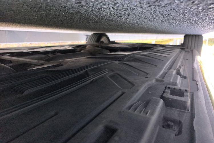 奔驰E级 2021款 改款 E 300 L 时尚型局部细节9003