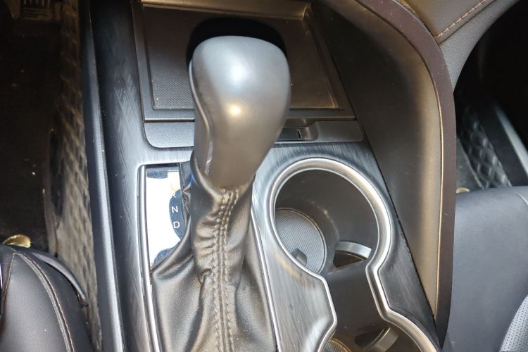 丰田 凯美瑞 2023款 双擎 2.5HG 豪华版局部细节18