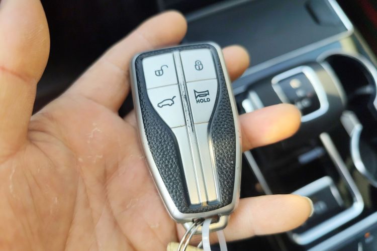 红旗HS7 2022款 2.0T DCT两驱智联旗享版 五座中控内饰11