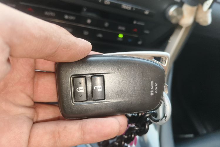 雷克萨斯RX 2020款 300 两驱精英版 国VI中控内饰11