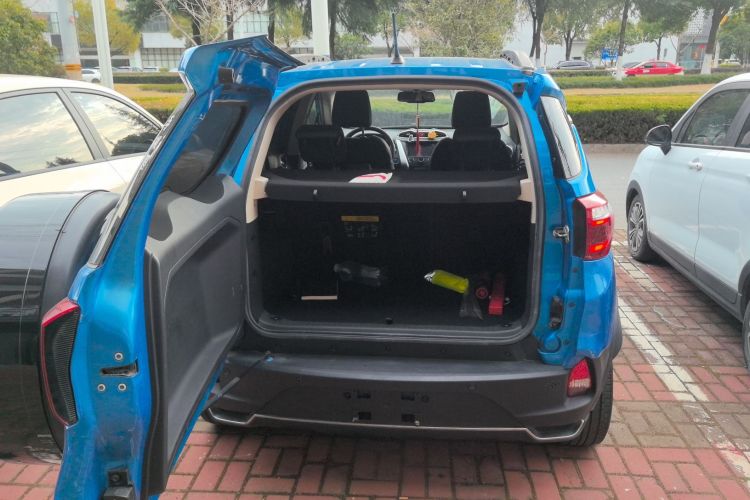 比亚迪 元新能源 2018款 EV360 智联炫酷型机舱底盘23