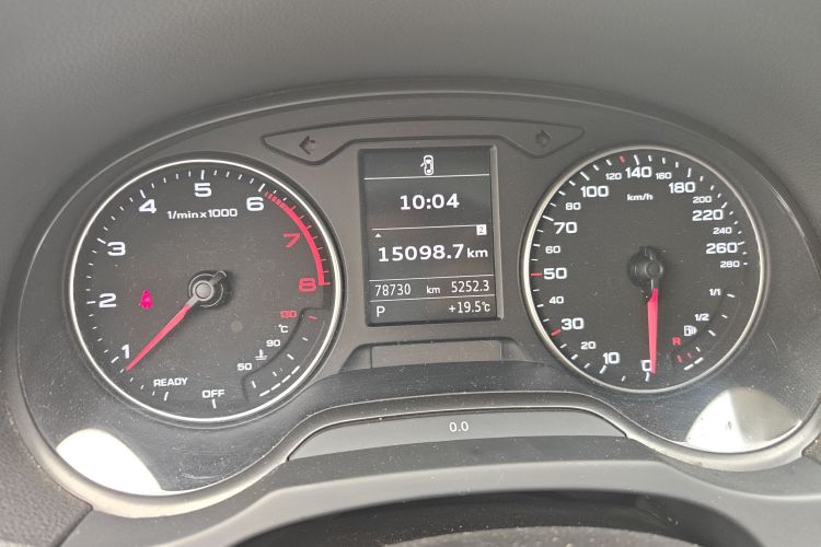 奥迪A3 2015款 Sportback 35 TFSI 百万纪念舒享型中控内饰15