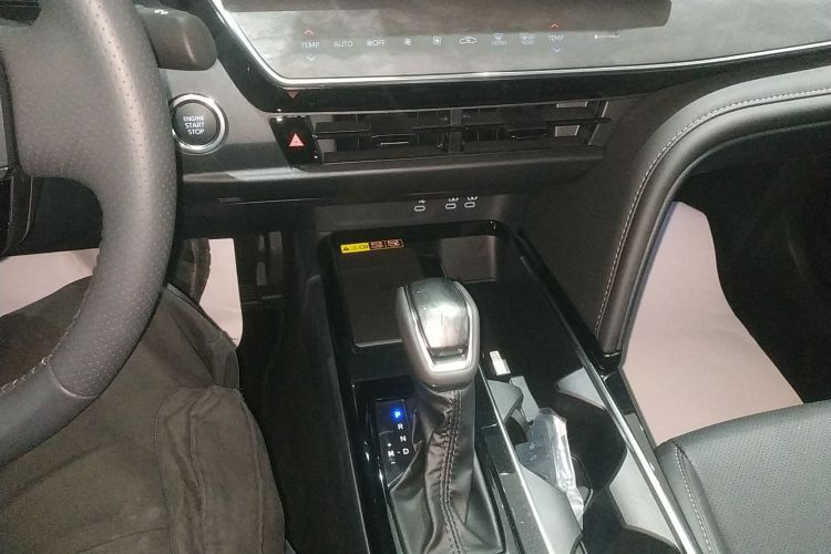 丰田 凯美瑞 2026款 2.0GVP 豪华版中控内饰18