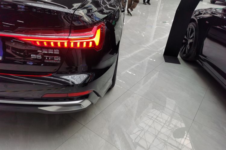 奥迪A6L 2024款 45 TFSI quattro 臻选动感型车身外观9