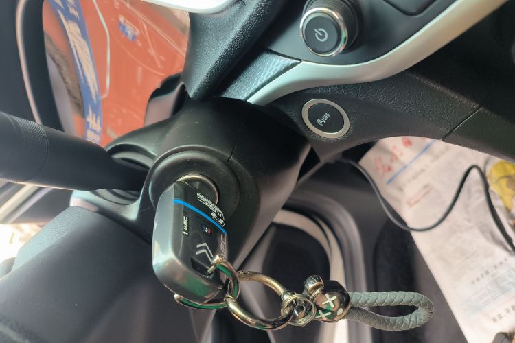 别克 英朗 2021款 1.3T 自动轻混动精英型中控内饰11