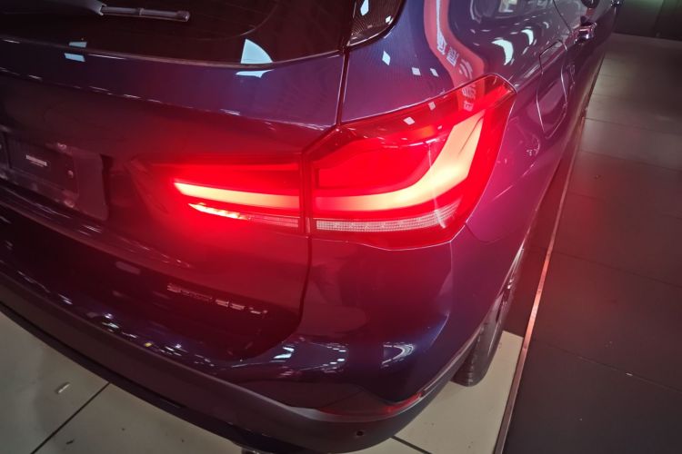 宝马X1 2021款 sDrive25Li 领先型车身外观6006