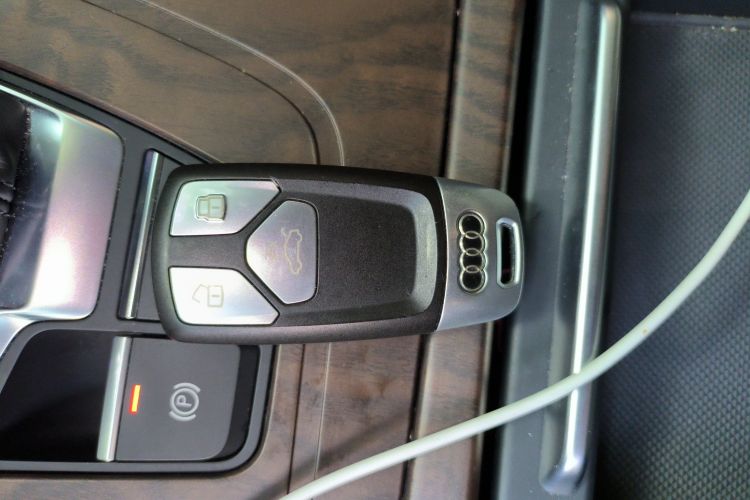 奥迪Q5L 2020款 改款 40 TFSI 荣享时尚型中控内饰11