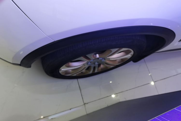 领克01 2017款 2.0T 两驱型Pro版车身外观6007