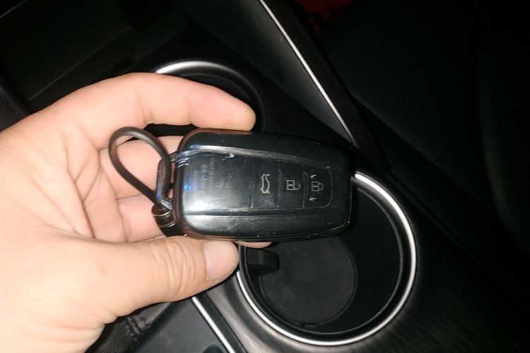 丰田 凯美瑞 2021款 2.0G 豪华版中控内饰7001