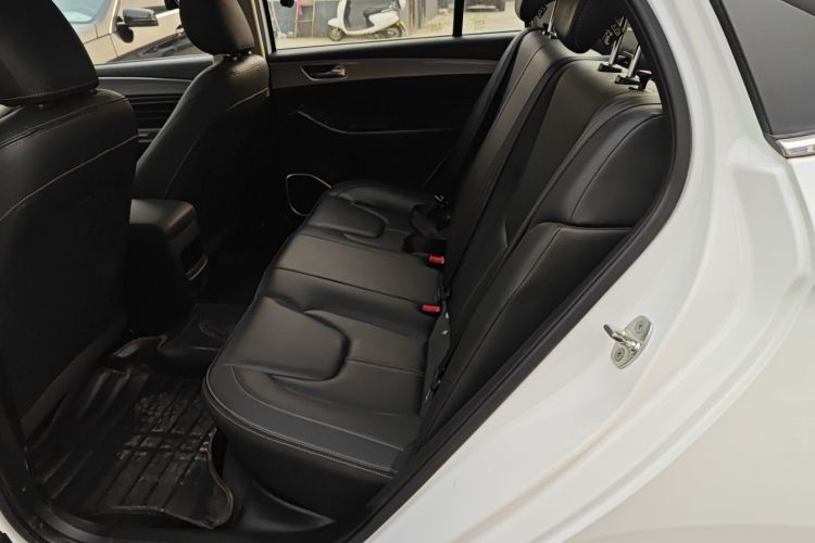 奇瑞 艾瑞泽5 2019款 PRO 1.5L 手动自在版 国VI中控内饰21