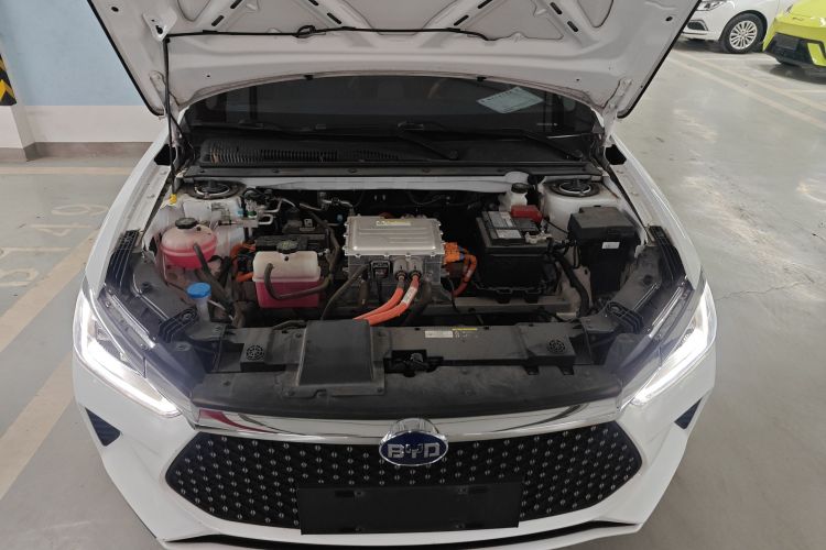 比亚迪e2 2020款 升级版 高续航版 豪华型机舱底盘24