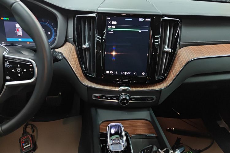 沃尔沃XC60 2025款 B5 四驱智远豪华版中控内饰16
