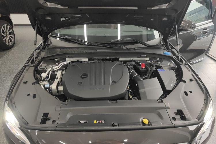 沃尔沃S90 2022款 B5 智逸豪华版机舱底盘24