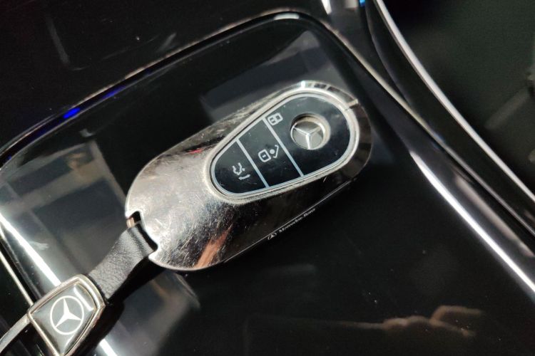 奔驰C级 2023款 C 200 L 运动版中控内饰7001